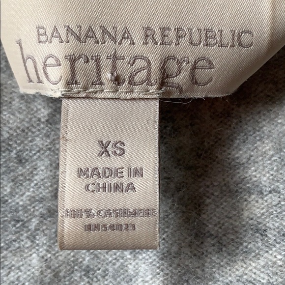 Banana Republic Heritage Cashmere sweater - Picture 2 of 13